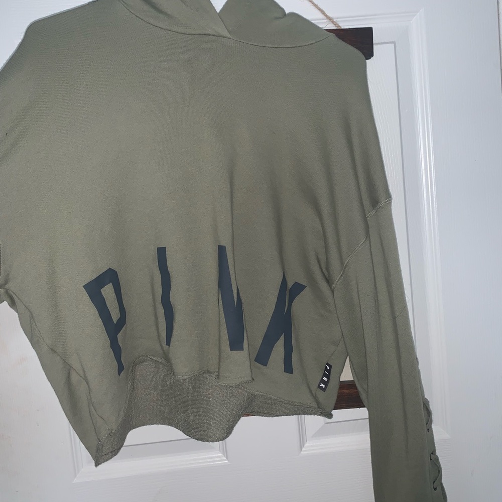 Cropped Hoodie